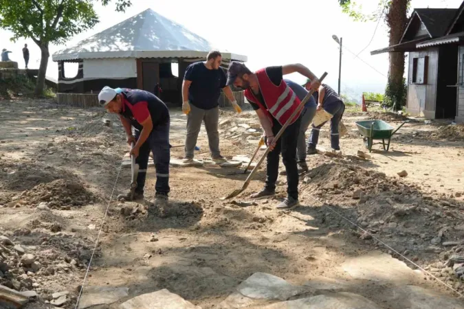 Düzce'de Belediye Çalışanları Tarihi Gün Yüzüne Çıkarıyor