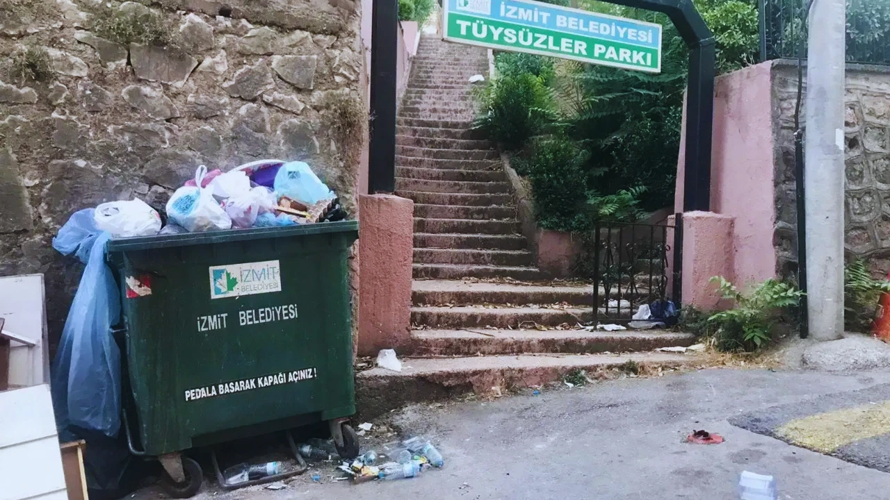 İzmit’te Çöp Sorunu! Çevre Sağlığı Tehlikede