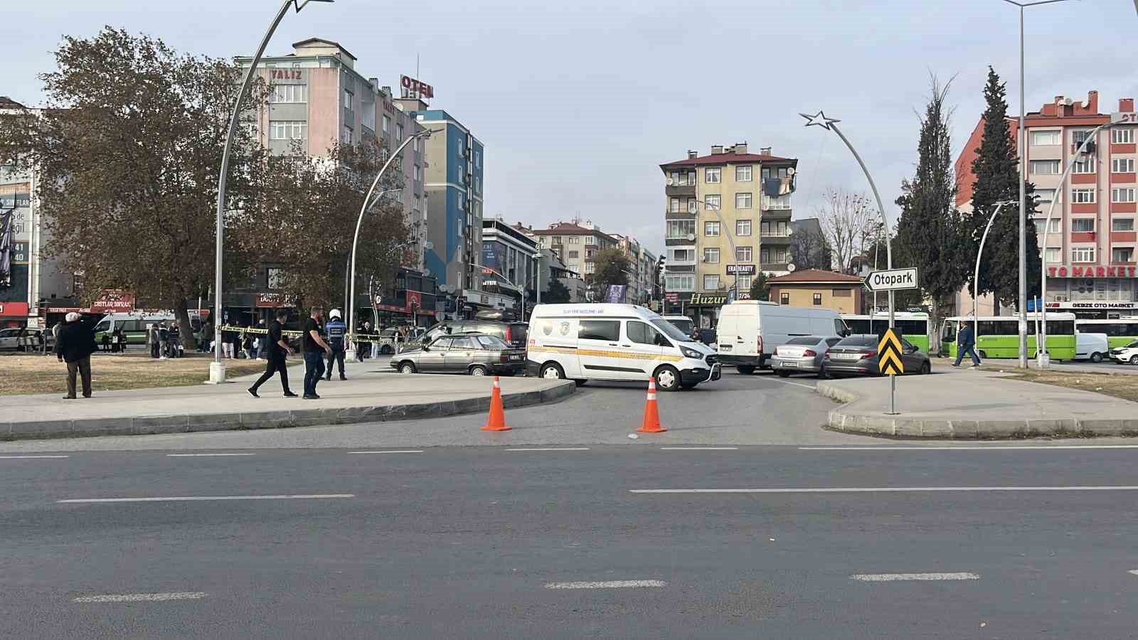 park-halindeki-minibuste-olu-bulundu