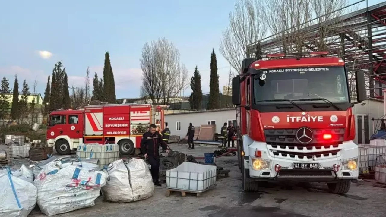 Kocaeli'de Döküm Fabrikasında Yangın Sona Erdi! Nedeni Henüz Belirlenemedi