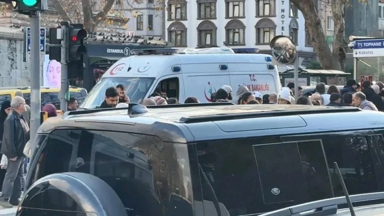 Beyoğlu'nda Feci Tramvay Kazası! Yaşlı Adamın Durumu Ağır