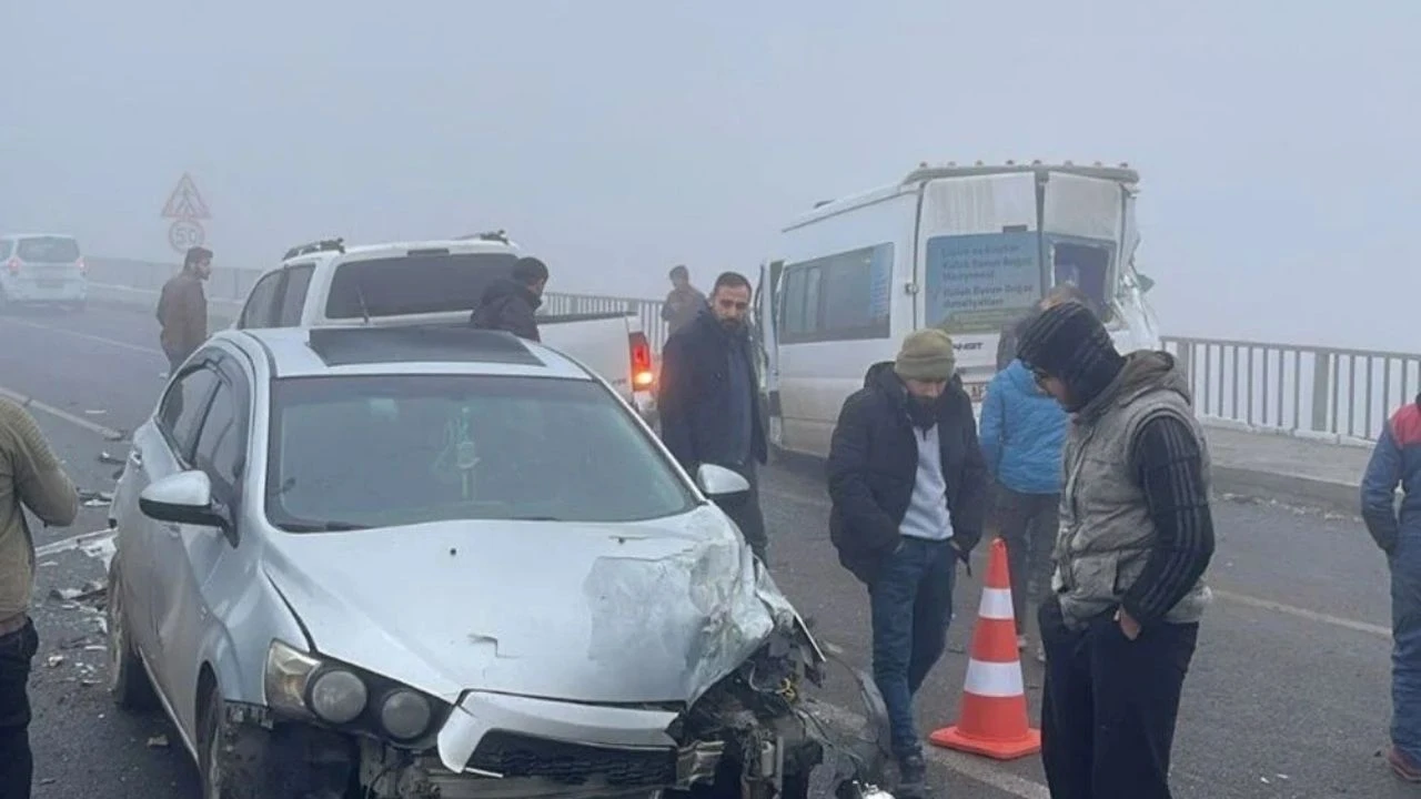 Diyarbakır’da 3 Ayrı Noktada Zincirleme Kaza! 21 Yaralı