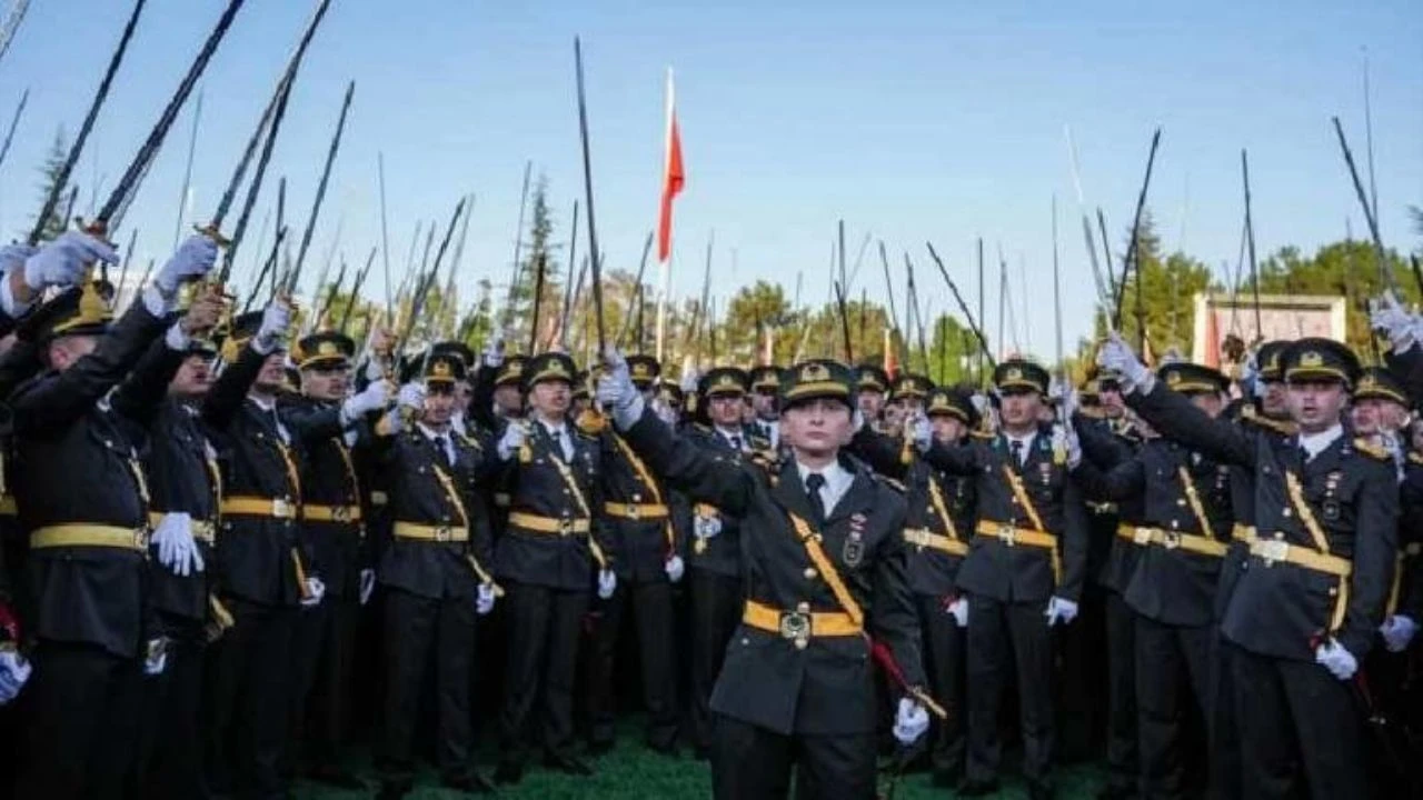 Ebru Eroğlu kimdir? Teğmen Ebru Eroğlu olayı nedir?