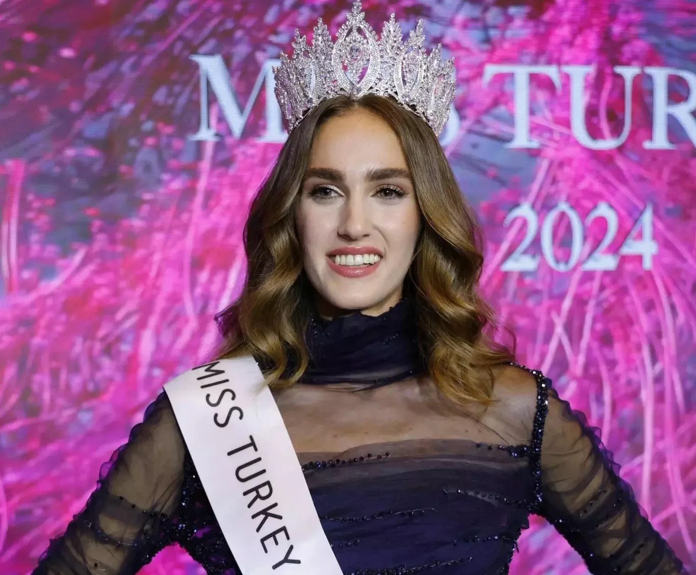 Miss Turkey 2024 Güzeli İdil Bilgen Oldu!