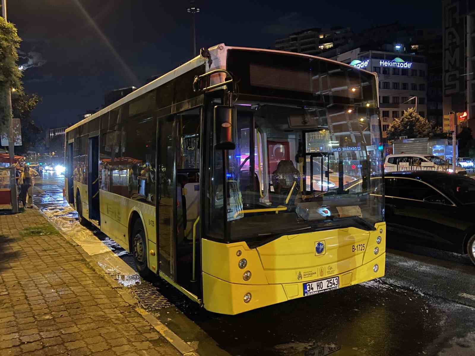 Beyoğlu'nda İETT Otobüsünde Çıkan Yangın Panik Yarattı