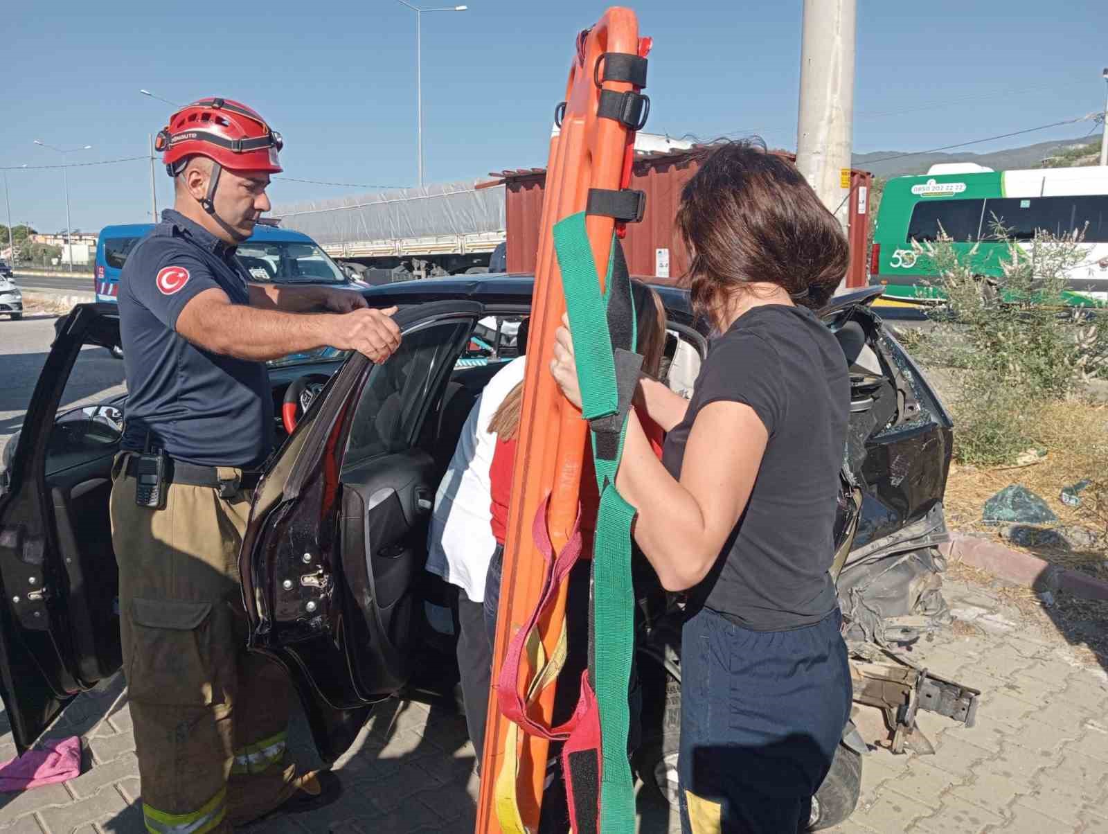 edremitte-3-arac-trafik-kazasi-yapti-4-yarali