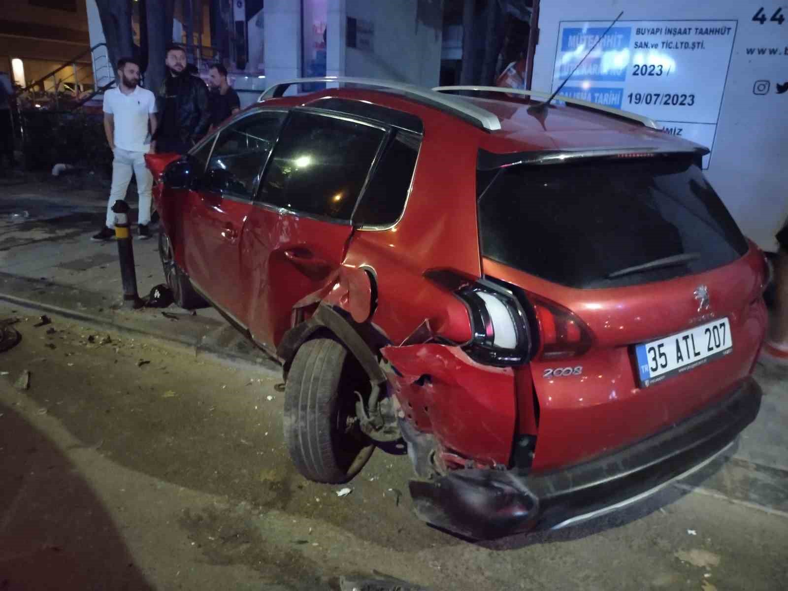 Kadıköy'de Aracın Kontrolden Çıkması Sonucu Meydana Gelen Kaza: 4 Kişi Yaralandı