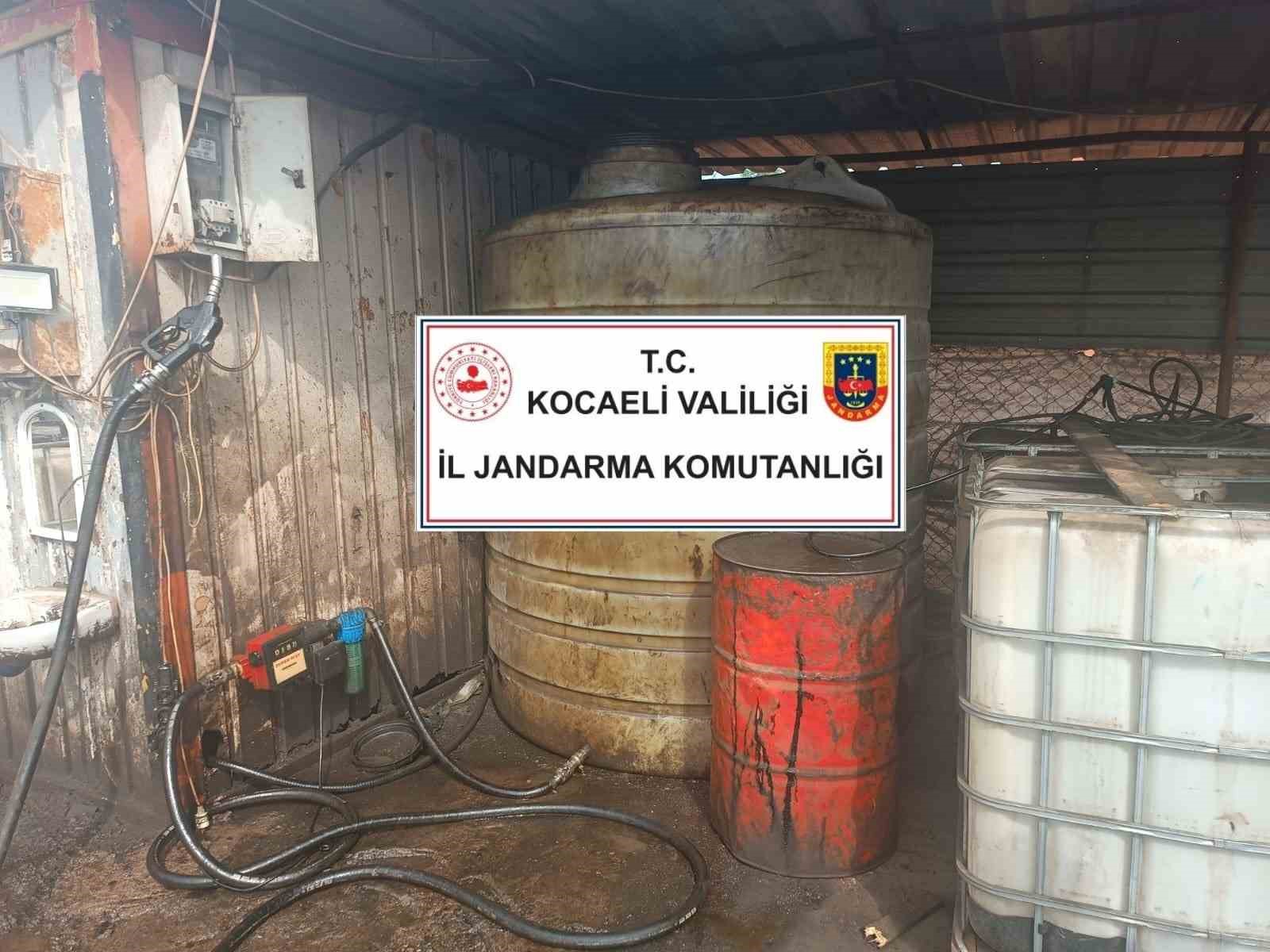 kocaelide-25-bin-litre-kacak-akaryakit-ele-gecirildi