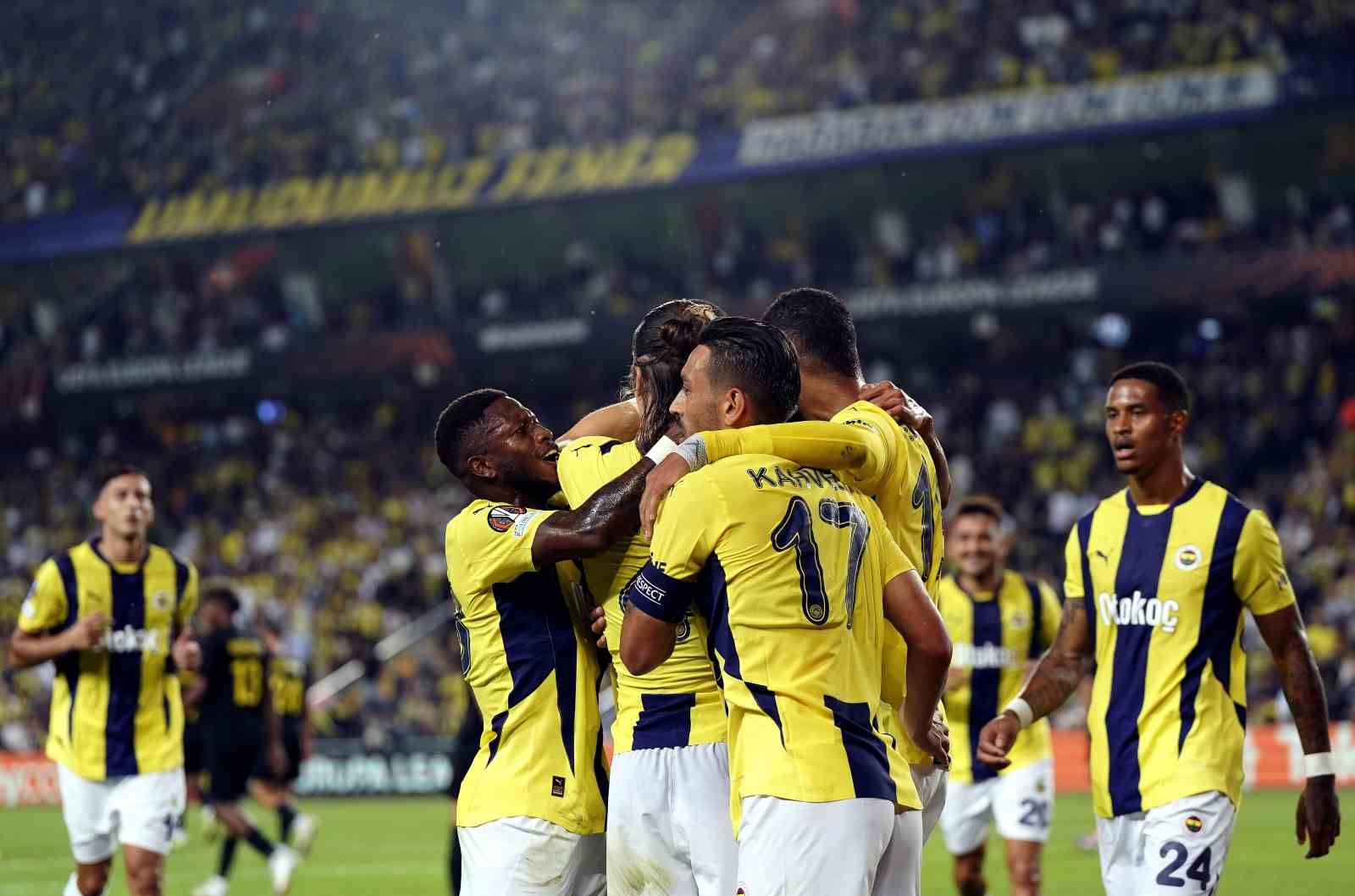 UEFA Avrupa Ligi: Fenerbahçe: 1 - Union Saint-Gilloise: 0 (İlk yarı)