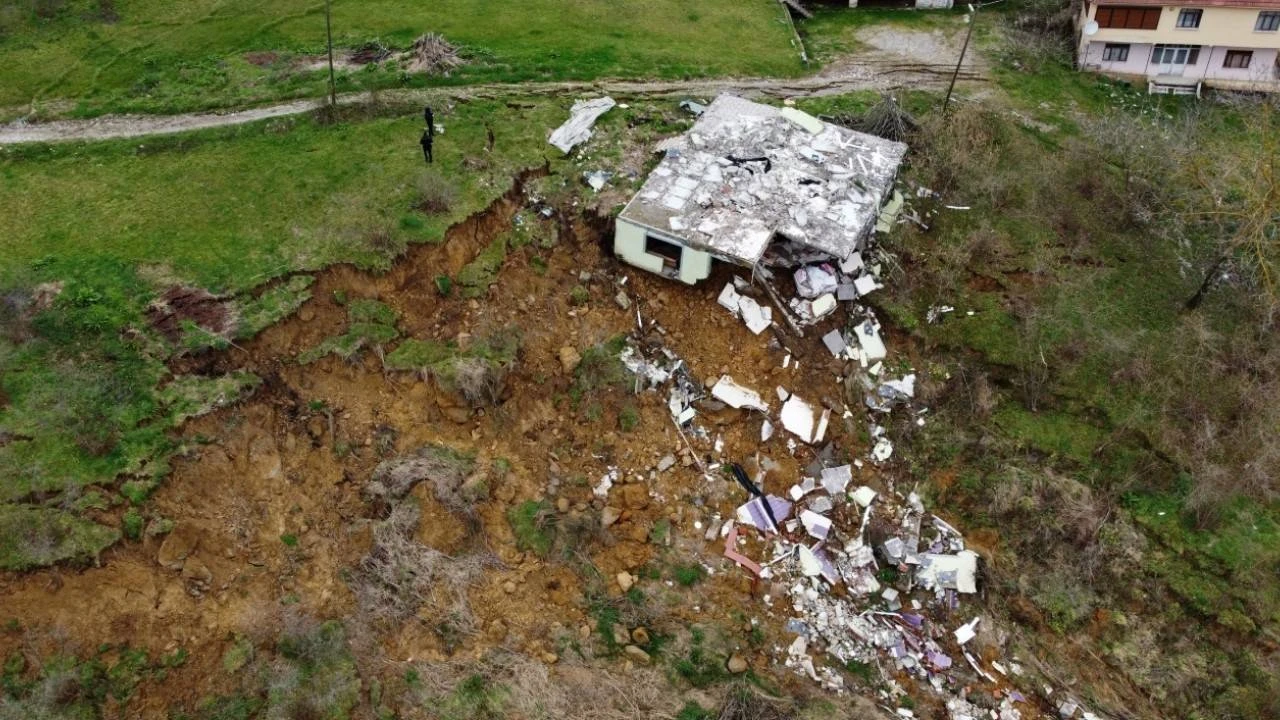 Düzce Gümüşova'daki heyelan sonrası çalışmalar hızlandırıldı