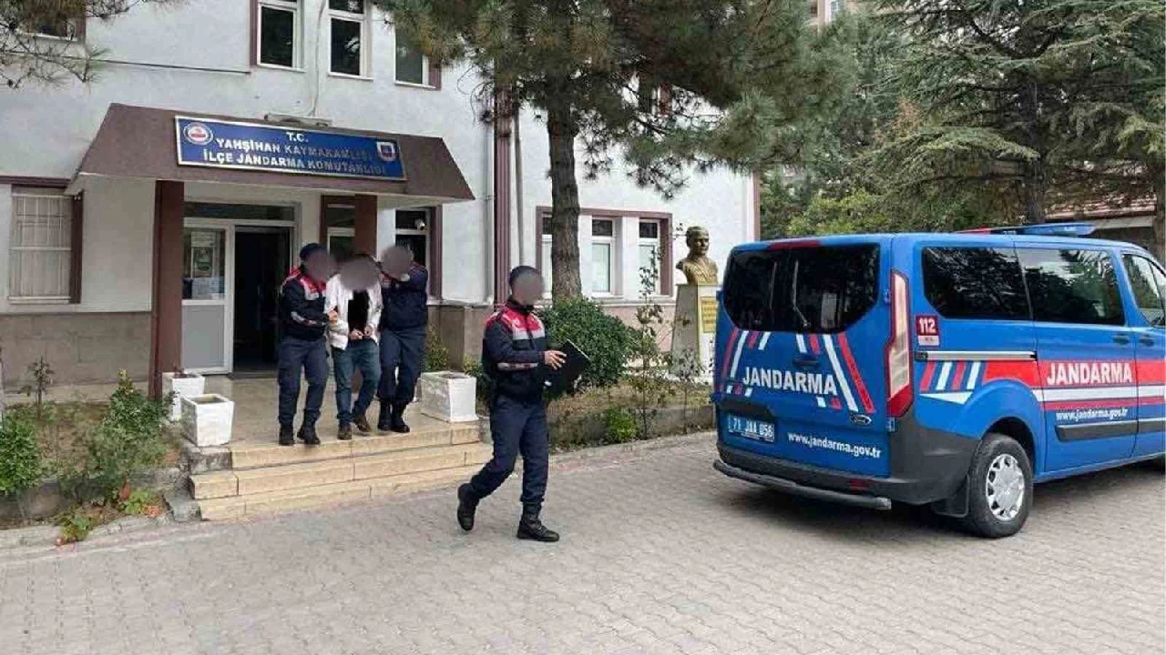 Sakarya Karasu'da 10 yıl 1 ay 15 gün hapis cezası olan şahıs yakalandı