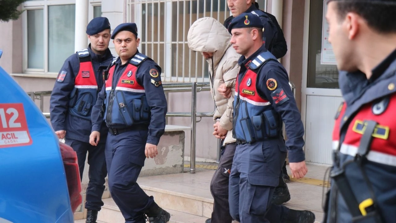 Sakarya Kaynarca'da annesini av tüfeğiyle öldüren şahıs tutuklandı