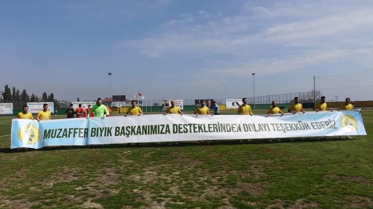 Darıca Gençlerbirliği'nden başkan Bıyık'a anlamlı jest