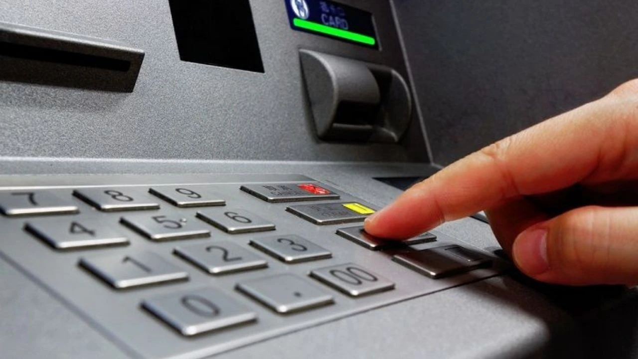 kocaelide-atm-hatasi-vatandasin-6000-tlsi-magduriyete-donustu