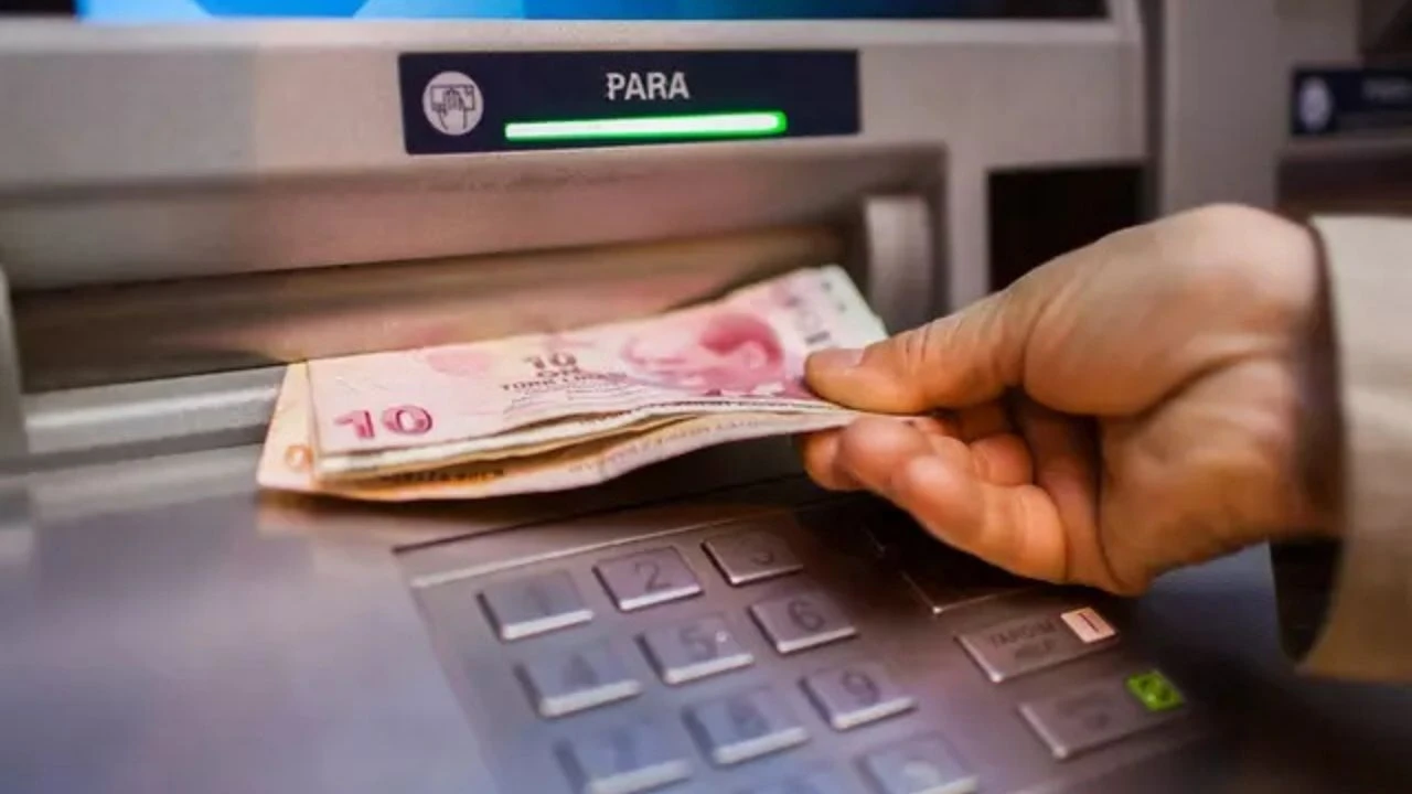 kocaelide-atm-hatasi-vatandasin-6000-tlsi-magduriyete-donustu